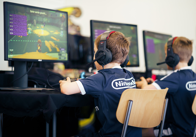 Die Camp-Teilnehmer traten in «Mario Kart» oder «Splatoon» (Bild) gegeneinander an. Foto: Valentina Sager