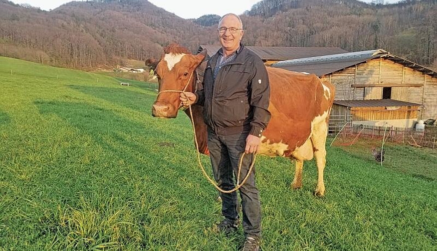 Sie sieht immer noch gut aus, die 14½-jährige Beach Blitz-ET, von Thomas Gerber, Hof oberer Rötler, Zeglingen. Über 100000 Kilogramm Milch hat sie ihrer Familie bis jetzt geschenkt.Foto: Familie Gerber-Waser