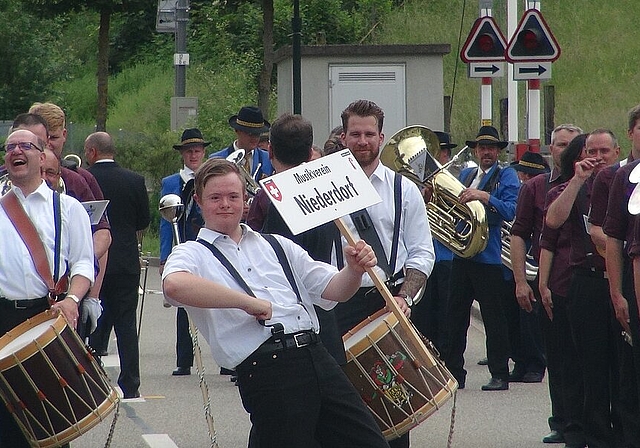 Wo Emanuel ist, da läuft etwas. Fotos: zVg
