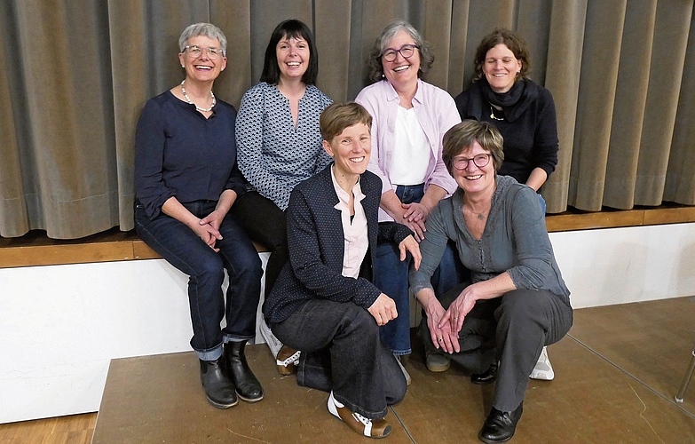 Die aktiven und ideensprühenden Mitglieder des Frauenvereinsvorstandes (hinten v. l.): Kassierin Gaby Simmendinger, Präsidentin Irène Persson, Jacqueline Bösiger, neu Karin Graf, vorne: Helen Mangold, Josefa Wieser, es fehlt Nicole Bruggisser. 