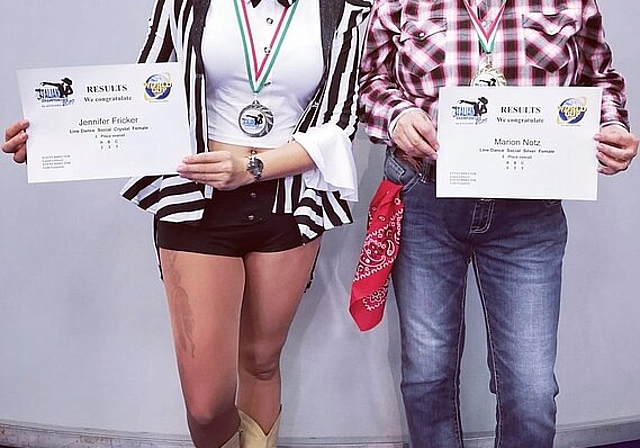 Links: Jenny Fricker, Lausen, 3. Platz Alterskategorie Crystal, rechts: Marion Notz, Zunzgen, 5. Platz Alterskategorie Silver. Nicht auf dem Foto: Anita Schaffner, Ormalingen, 2. Platz Alterskategorie Crystal. Foto zVg