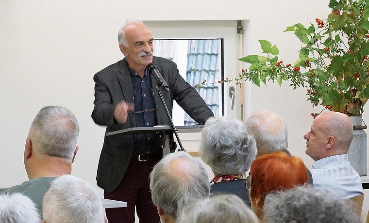 Führte charmant durch das Jubiläumsprogramm: Gönnervereins-PräsidentFranz Kaufmann bedankte sich bei den Mitgliedern und Gremien für die langjährige Partnerschaft.Foto: Pier-Giuseppe Cacciatori