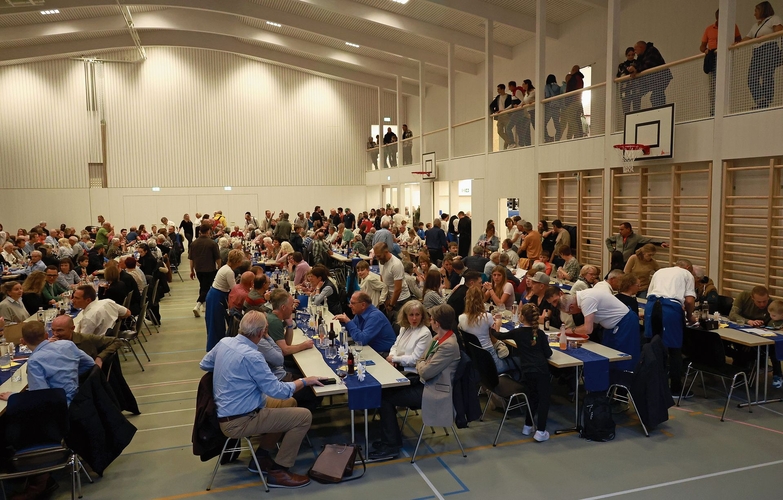 Volles Haus an der Eröffnungsfeier.Fotos: B. Eglin Volles Haus an der Eröffnungsfeier.Fotos: B. Eglin