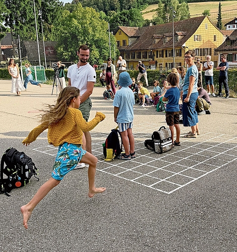 Ebenfalls ein Ritual: Motiviert und mit Vollgas geht’s ins neue Schuljahr! Ebenfalls ein Ritual: Motiviert und mit Vollgas geht’s ins neue Schuljahr!