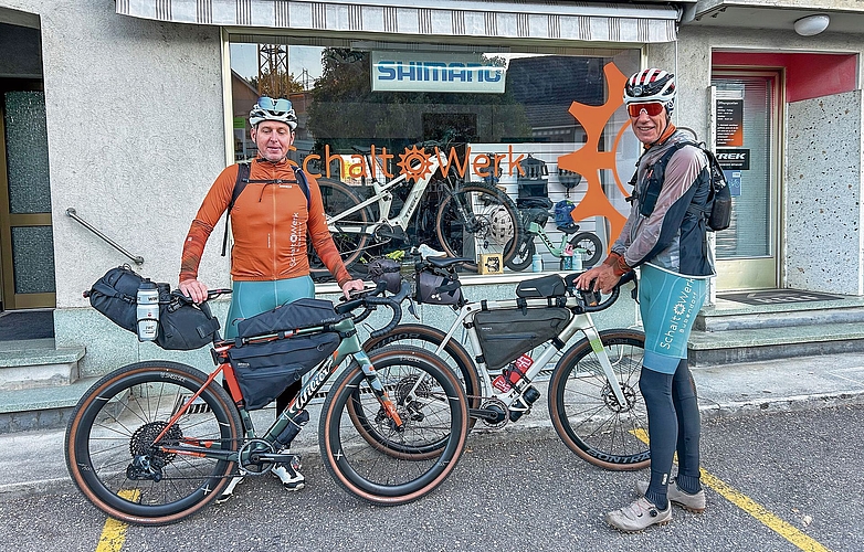 Die Velos bereit, dann direkt von Bubendorf nach Basel an den Start. Die Velos bereit, dann direkt von Bubendorf nach Basel an den Start.