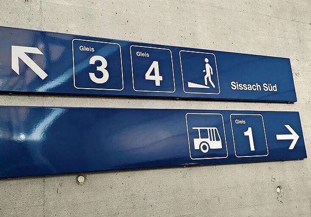 In der Unterführung vom Bahnhof Sissach wird schon mal die Richtung nach «Sissach Süd» vorgegeben.