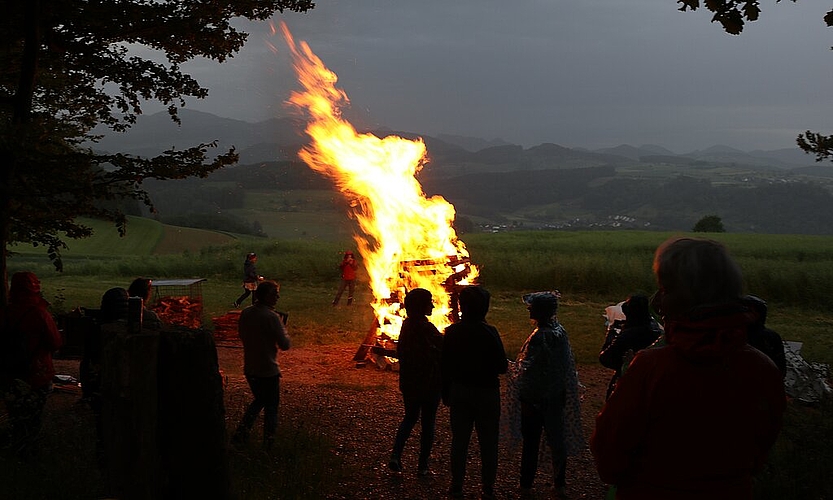 Letzten Freitag brannten an sechs Orten in der Schweiz Höhenfeuer, wie hier auf dem Zunzgerberg bei Hölstein.
