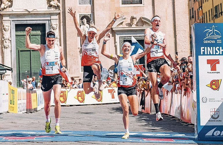 Triumphaler Zieleinlauf beim Staffelsieg. Triumphaler Zieleinlauf beim Staffelsieg.