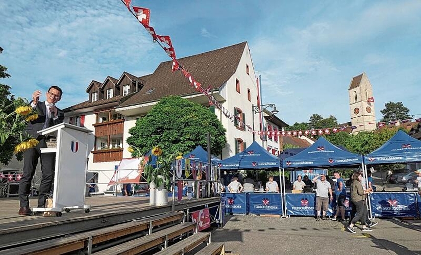 Festredner Regierungsrat Thomi Jourdan bestand die Feuerprobe seiner ersten öffentlichen Ansprache mit seinen volksnahen Worten und originellen Ideen.