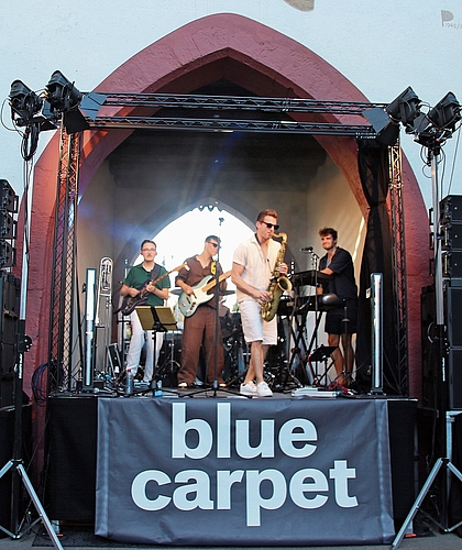Cool und funky: Blue Carpet Cool und funky: Blue Carpet