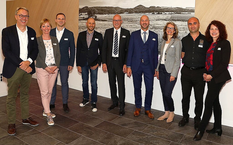 Der neue Vorstand von KMU Liestal: (v.l.) Thomas Bretscher, Hanna Zander, Silvan Schweizer, Christoph Büchi, Martin Spiess, Matthias Renevey, Irene Müller, Erdal Koyuncuer, Nicole Ziegler. Foto: Fotolabor Spiess AG
