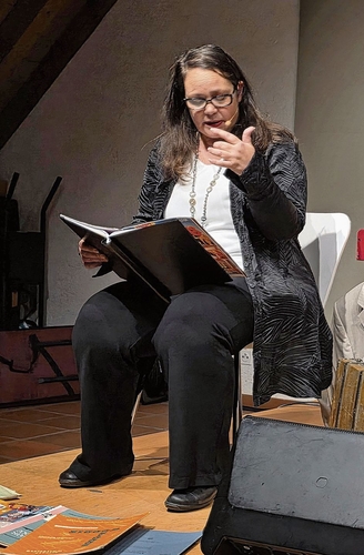 «Und ich düse düse düse düse im Sauseschritt und bring die Liebe mit ...» «Und ich düse düse düse düse im Sauseschritt und bring die Liebe mit ...»