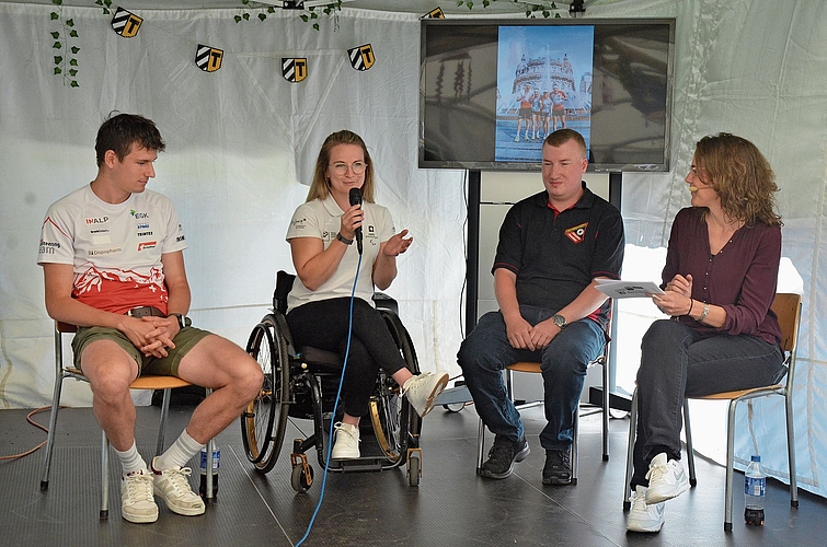 Der Sportler-Talk mit Tino Polsini, Romy Tschopp, Adrian Schaub und Moderatorin Sabine Bucher zog viele Besuchende an. Der Sportler-Talk mit Tino Polsini, Romy Tschopp, Adrian Schaub und Moderatorin Sabine Bucher zog viele Besuchende an.