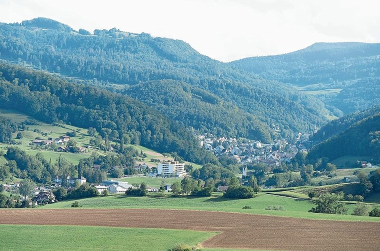 Der Blick ins obere Waldenburgertal von der Abendsmatt aus. Foto: E. Gysin