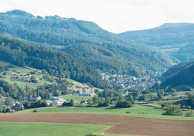 Der Blick ins obere Waldenburgertal von der Abendsmatt aus. Foto: E. Gysin