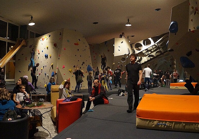 Die neue Boulderhalle «hebdi» öffnete zum ersten Mal ihre Tore. Fotos: R. Montalbo
