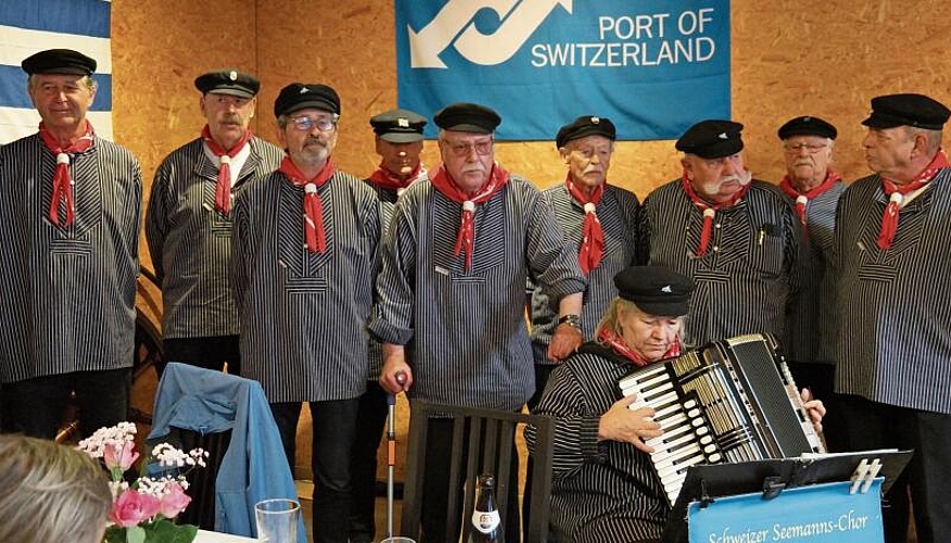Die Störtebekers, der Schweizer Seemanns-Chor.Fotos: E. Gysin