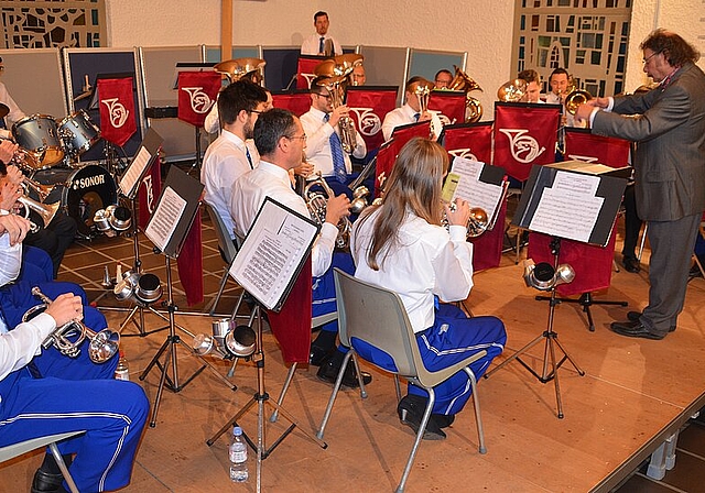 Die Brass Band Musikgesellschaft Füllinsdorf macht eine Zeitreise. Fotos: D. Thommen