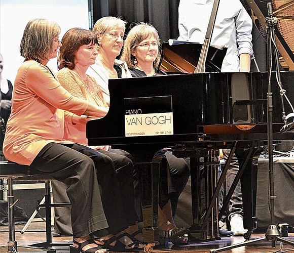 Die Performance für acht Hände am Klavier war ein absoluter Höhepunkt.