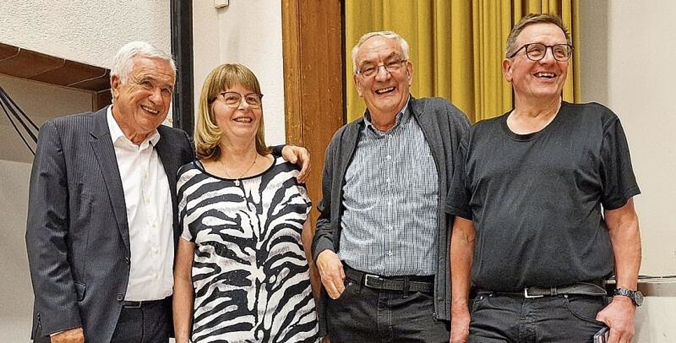 Sie haben alle zum gelungenen Abend beigetragen: Hanspeter Latour, Erika Bachmann, Kurt Mohler und Martin Eichenberger (v. l.).Foto: U. Roth