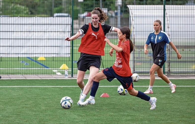 Vor fairen, harten Zweikämpfen wird auch im Training nicht zurückgeschreckt.Fotos: M. Herrmann