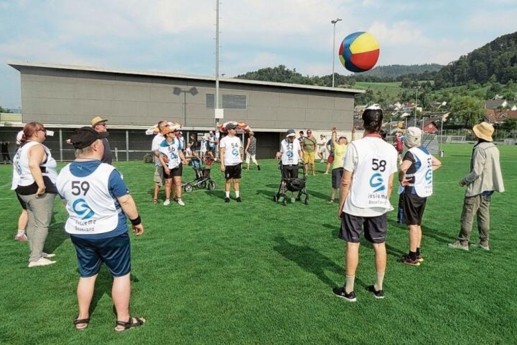 Dabei sein und Freude am gemeinsamen Sport zu haben, 
         
         
            lautet das Credo vom kantonalen Sporttag. Fotos: S. van Riemsdijk