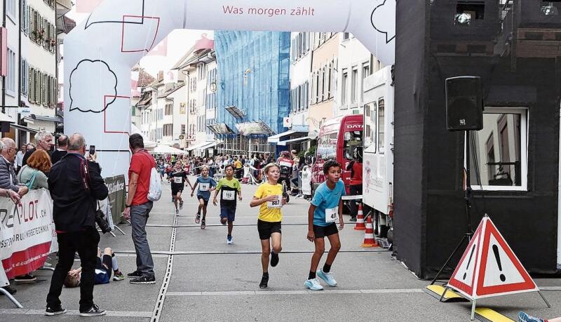 Zieleinlauf wie bei den Profis.Fotos: B. Eglin