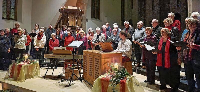 Feierliche Stimmung beim Lied «Stille Nacht ...»Fotos: U. Roth