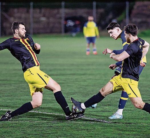 Kein Durchkommen für den FC Oberdorf.