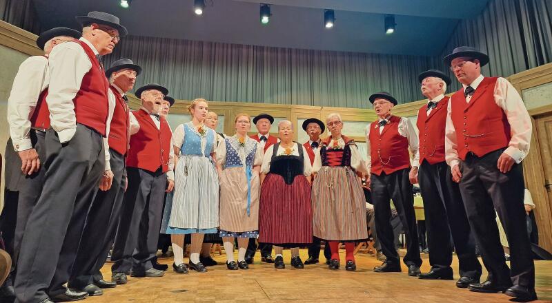 Der Jodlerklub Füllinsdorf sang sich in die Herzen der Besucher. Fotos: U. Roth