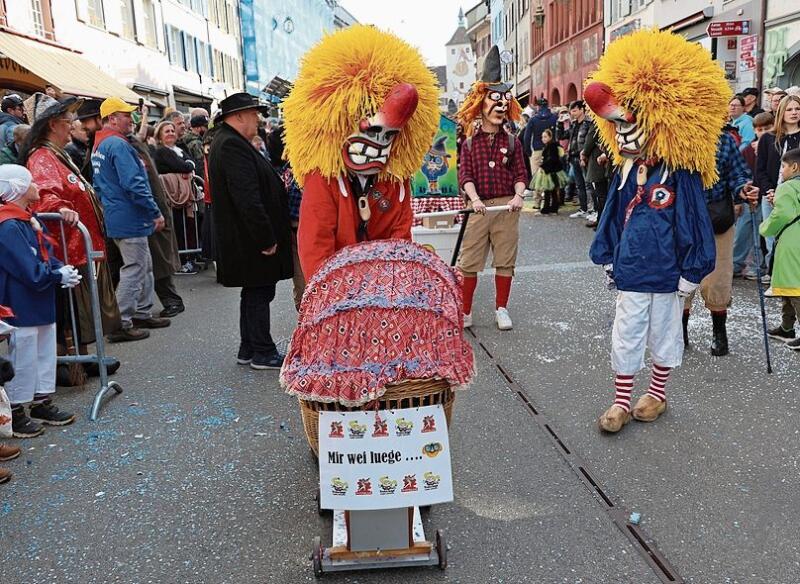 Pfyfferling/Trotzchöpf mit Sujet «Mir wie luege».