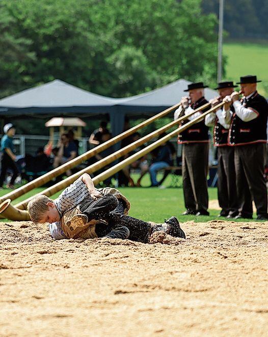Das Alphorn-Trio «Mir wei luege» bot schöne Klänge zum Schwingsport.