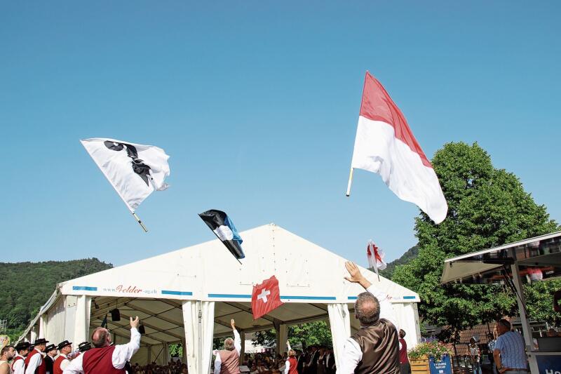 Die Nordwestschweiz zu Gast im Oberbaselbiet: Basel-Stadt, Aargau, Solothurn und Basel-Landschaft sind die Verbandskantone des NWSJV, der wiederum ein Unterverband des Eidgenössischen Jodlerverbandes ist.  Fotos: M. Schaffner