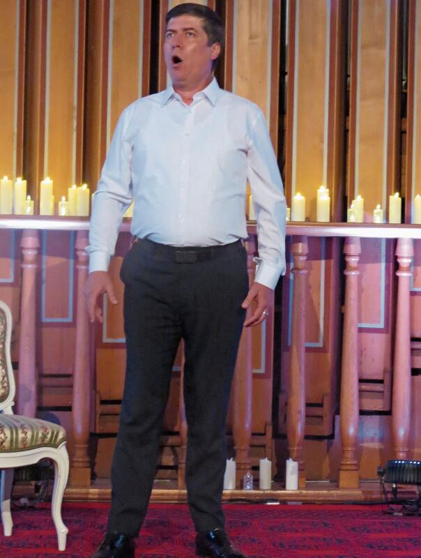 Lurie Maimescu füllte den Raum der Kirche mit seiner stimmkräftigen Stimme.