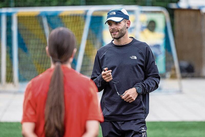 Trainer Pierre Thommen führt das Team mit viel Bedacht und Einfühlungsvermögen.