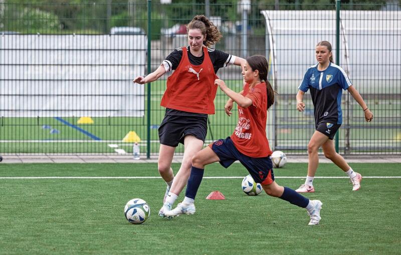 Vor fairen, harten Zweikämpfen wird auch im Training nicht zurückgeschreckt.Fotos: M. Herrmann