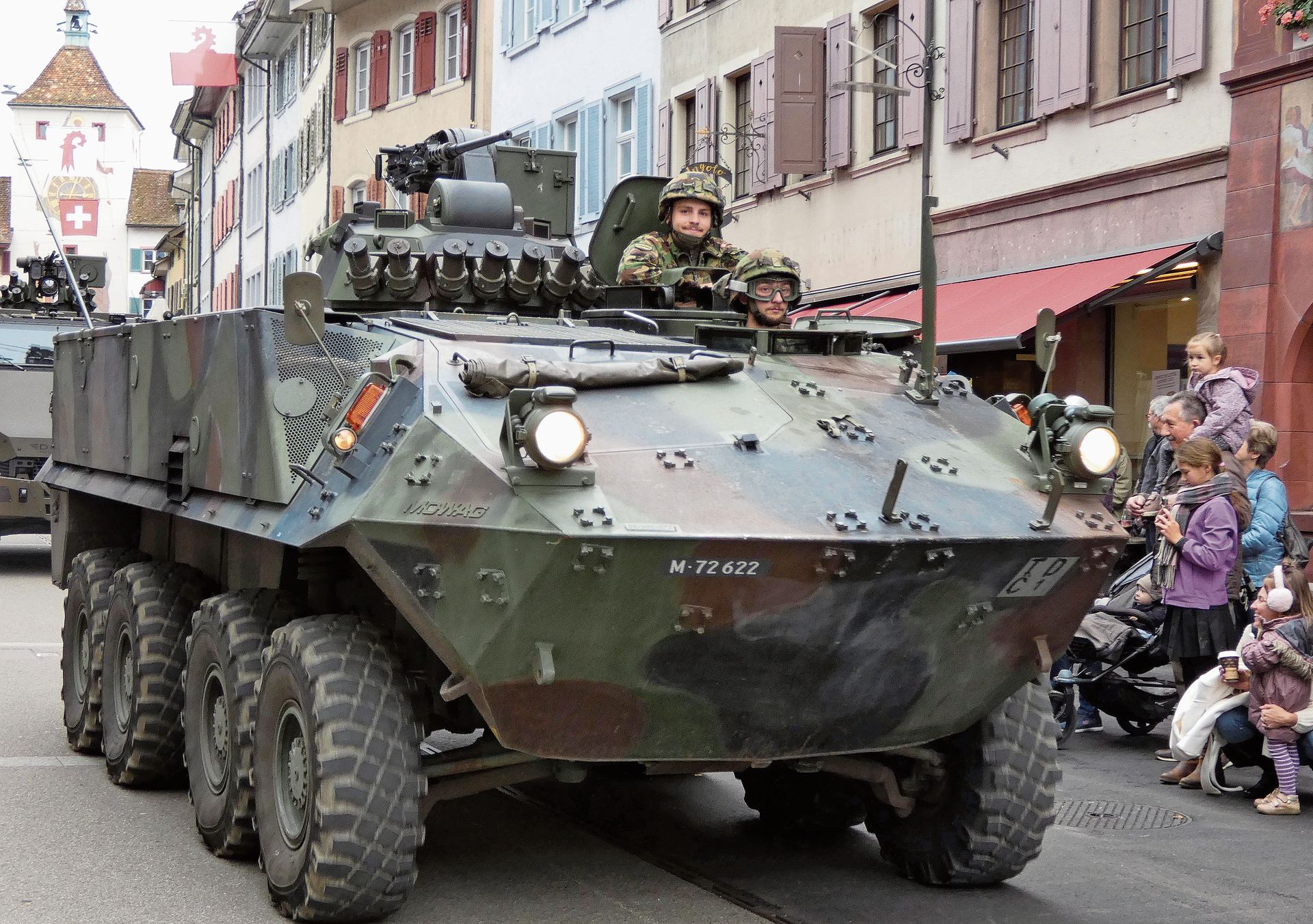 Viel Beachtung für die Schützenpanzer. Viel Beachtung für die Schützenpanzer.