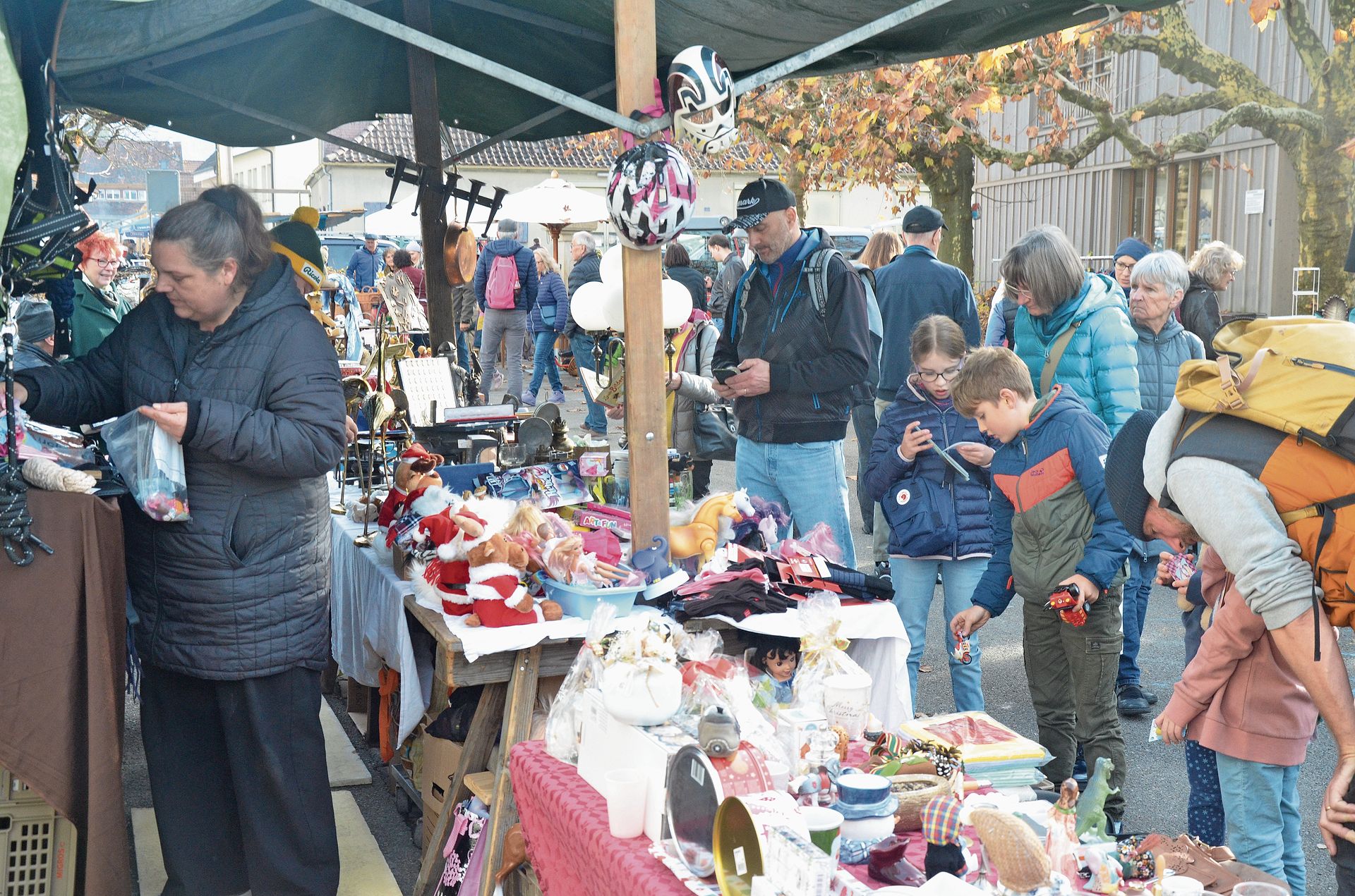 Wer weiss, vielleicht findet man auf dem Flohmarkt noch ein Schnäppchen.