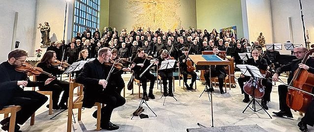 Ein beeindruckendes Zusammenspiel von Chor und Orchester vor vollbesetzten Rängen in Gelterkinden. 