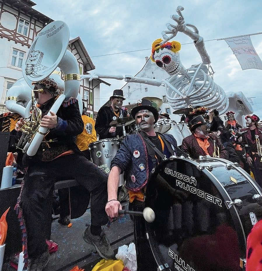 «Guggä-Rugger» aus Buus sorgten für laute Töne. «Guggä-Rugger» aus Buus sorgten für laute Töne.