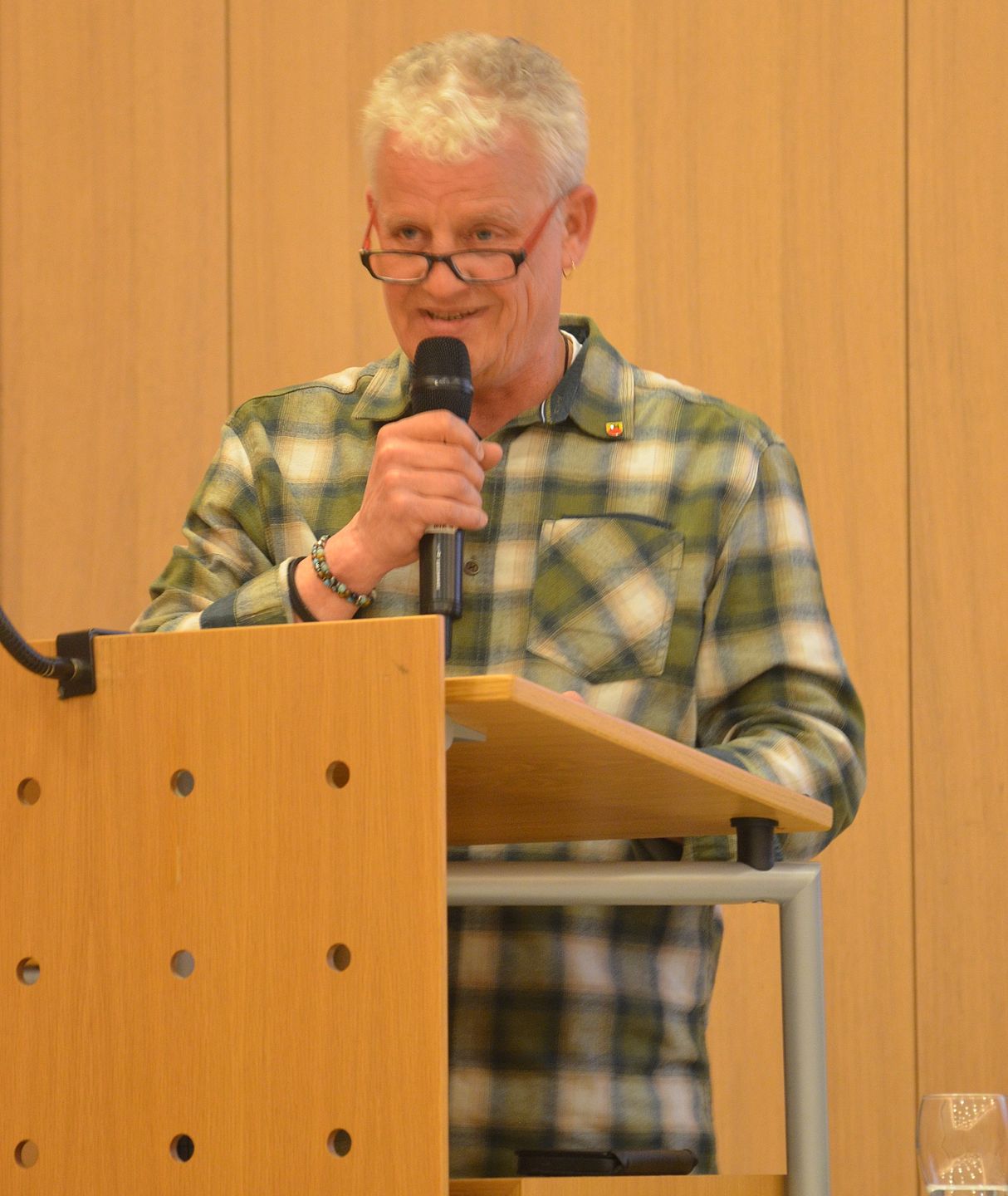 Gemeinderat Bruno Fedriga informierte über Sanierungsarbeiten an verschiedenen Strassen. Fotos: S. van Riemsdijk