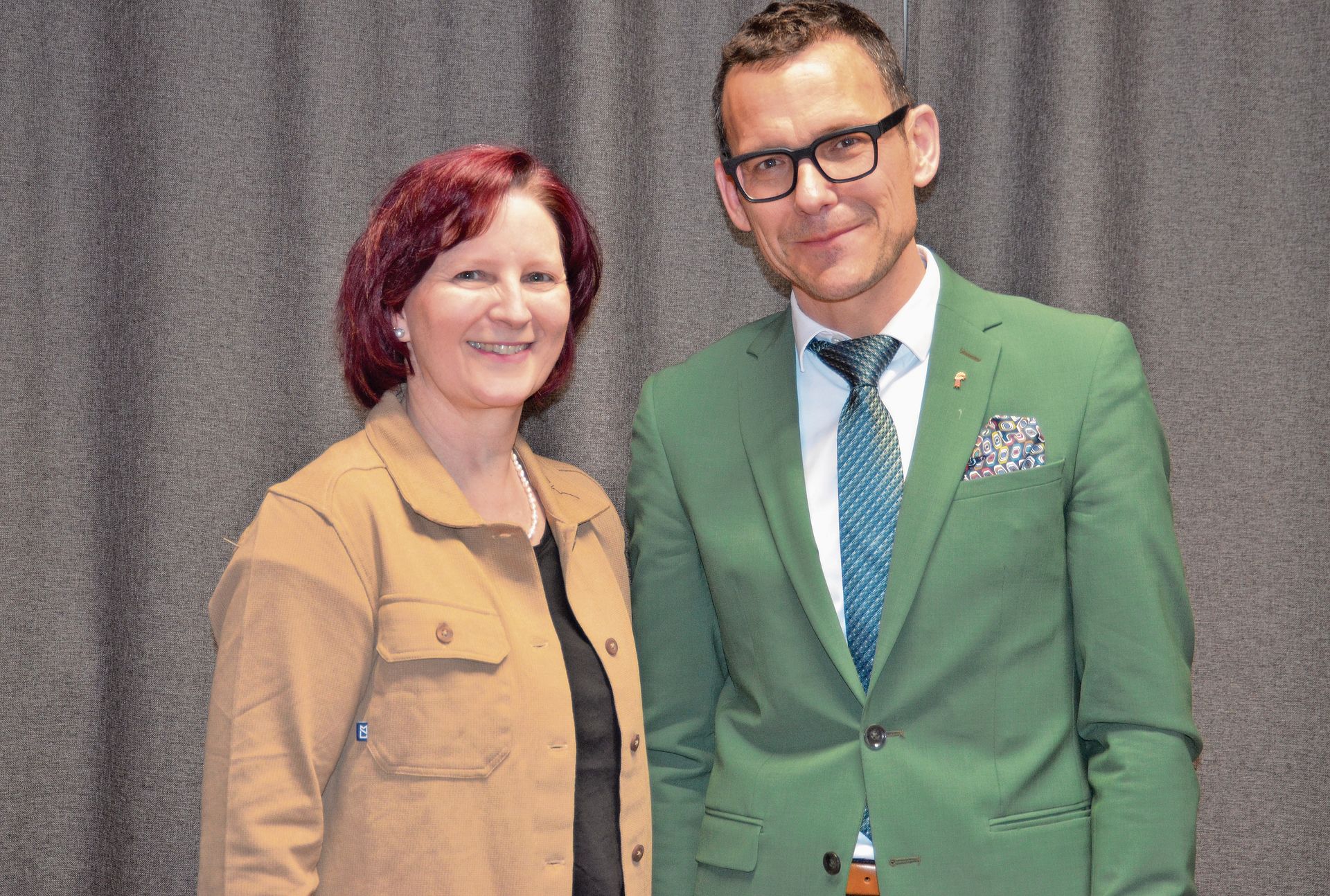 Vorstandsmitglied Katrin Kaden und Regierungsrat Thomi Jourdan. Vorstandsmitglied Katrin Kaden und Regierungsrat Thomi Jourdan.