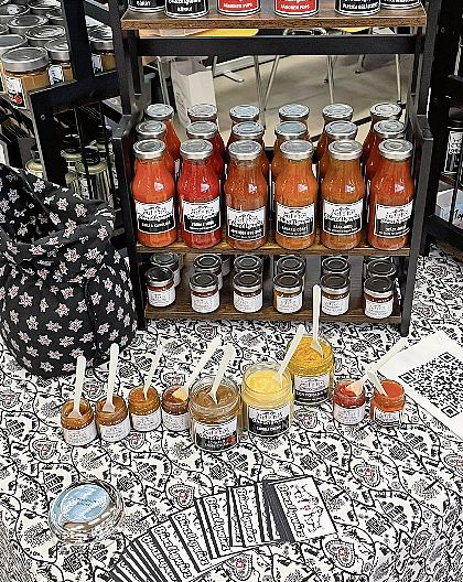 «Bünzligwürz» stellt leckere Dips zum Probieren aus. «Bünzligwürz» stellt leckere Dips zum Probieren aus.