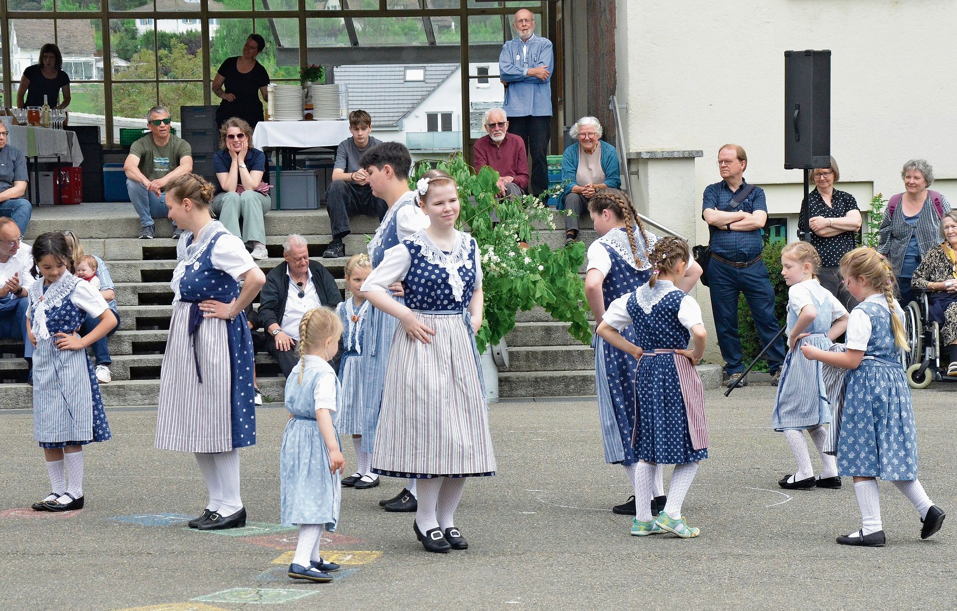 Das Tanzen ist bei der Jugend wieder beliebt. 