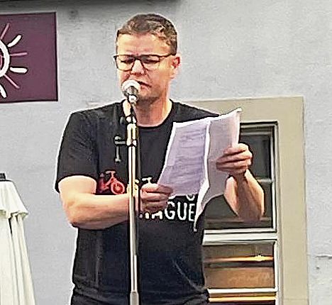 Poetry- Slammer Micha de Roo. Poetry- Slammer Micha de Roo.