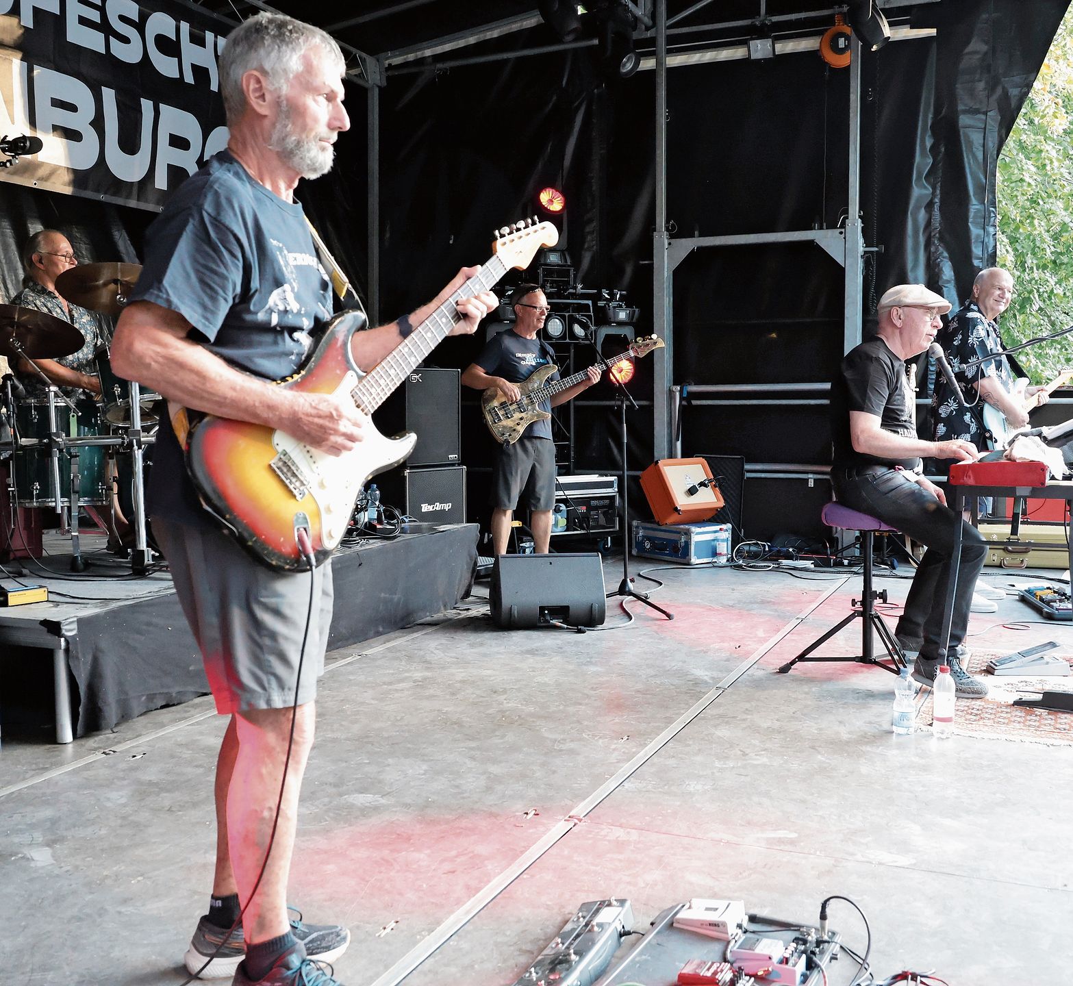 Rockiger Blues von Simply Blues Gang. Rockiger Blues von Simply Blues Gang.