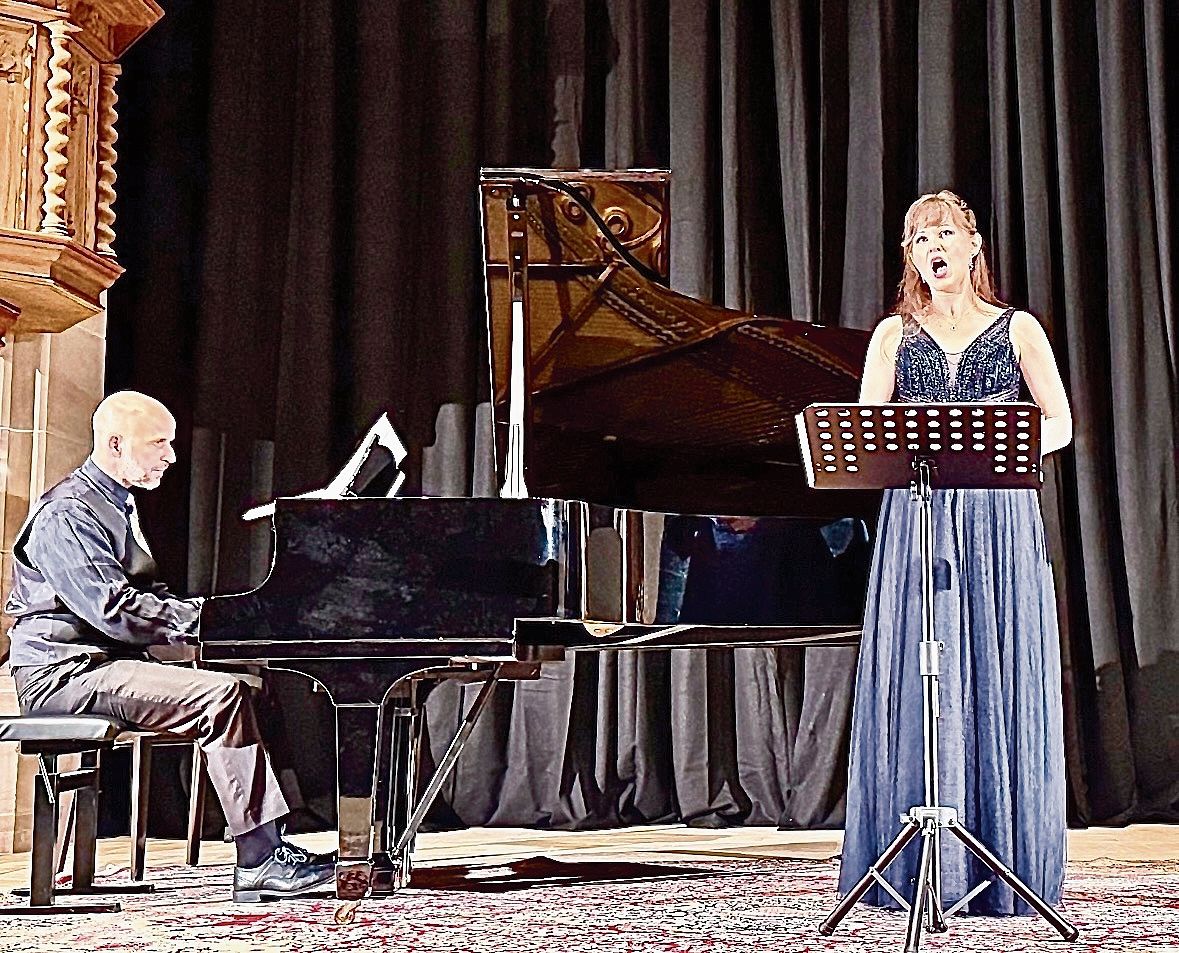 Riccardo Bovino und Andrea Suter am Konzert in der Stadtkirche Liestal im April 2026. Riccardo Bovino und Andrea Suter am Konzert in der Stadtkirche Liestal im April 2026.