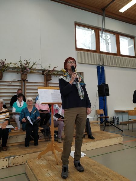 Ganze 44 Jahre hat Tabitha Schuler den Chor dirigiert. Fotos: S. van Riemsdijk