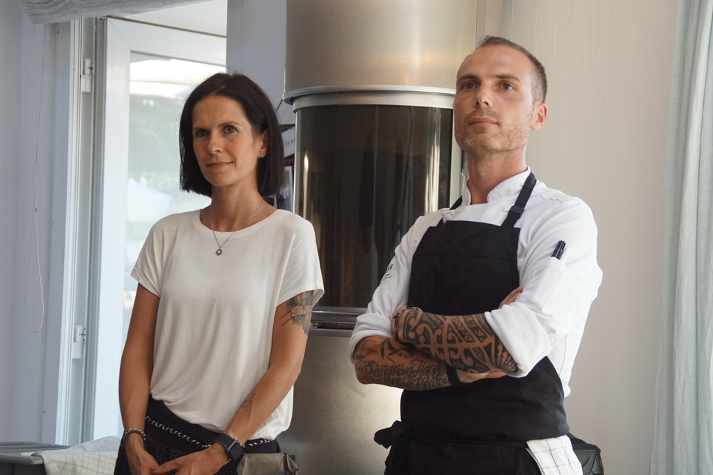 Stefanie Cairoli und David Simon von der Säge in Rothenfluh begegneten der Pandemie erfolgreich mit Optimismus und eigenen Ideen. Fotos: O. Graf