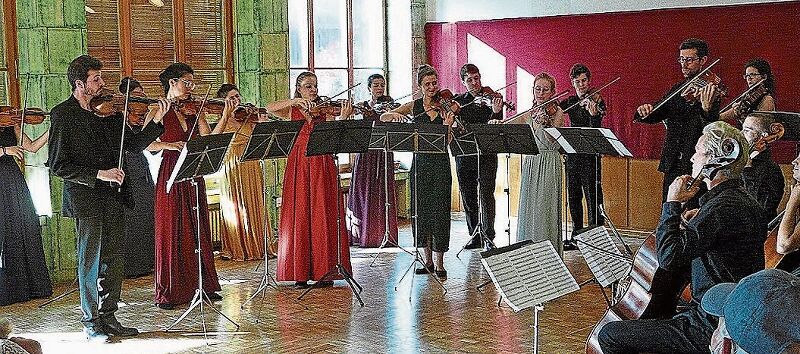 Das Kammerorchester in der Aufstellung bei Mendelssohn und Mozart.
